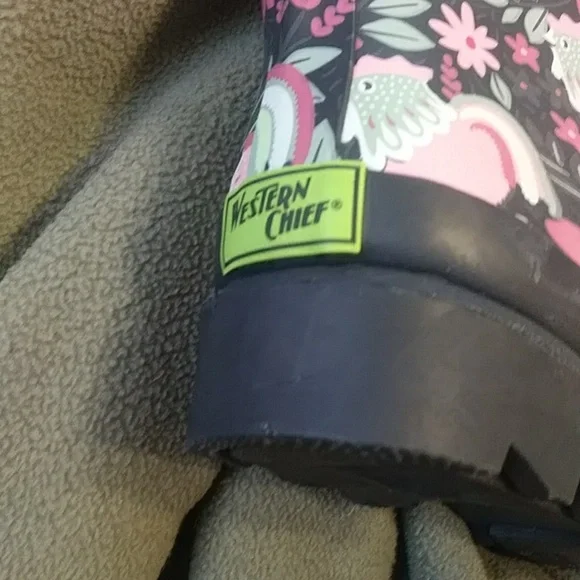 Western Chief Womens Waterproof Chicken Flower Boots - Picture 3 of 7